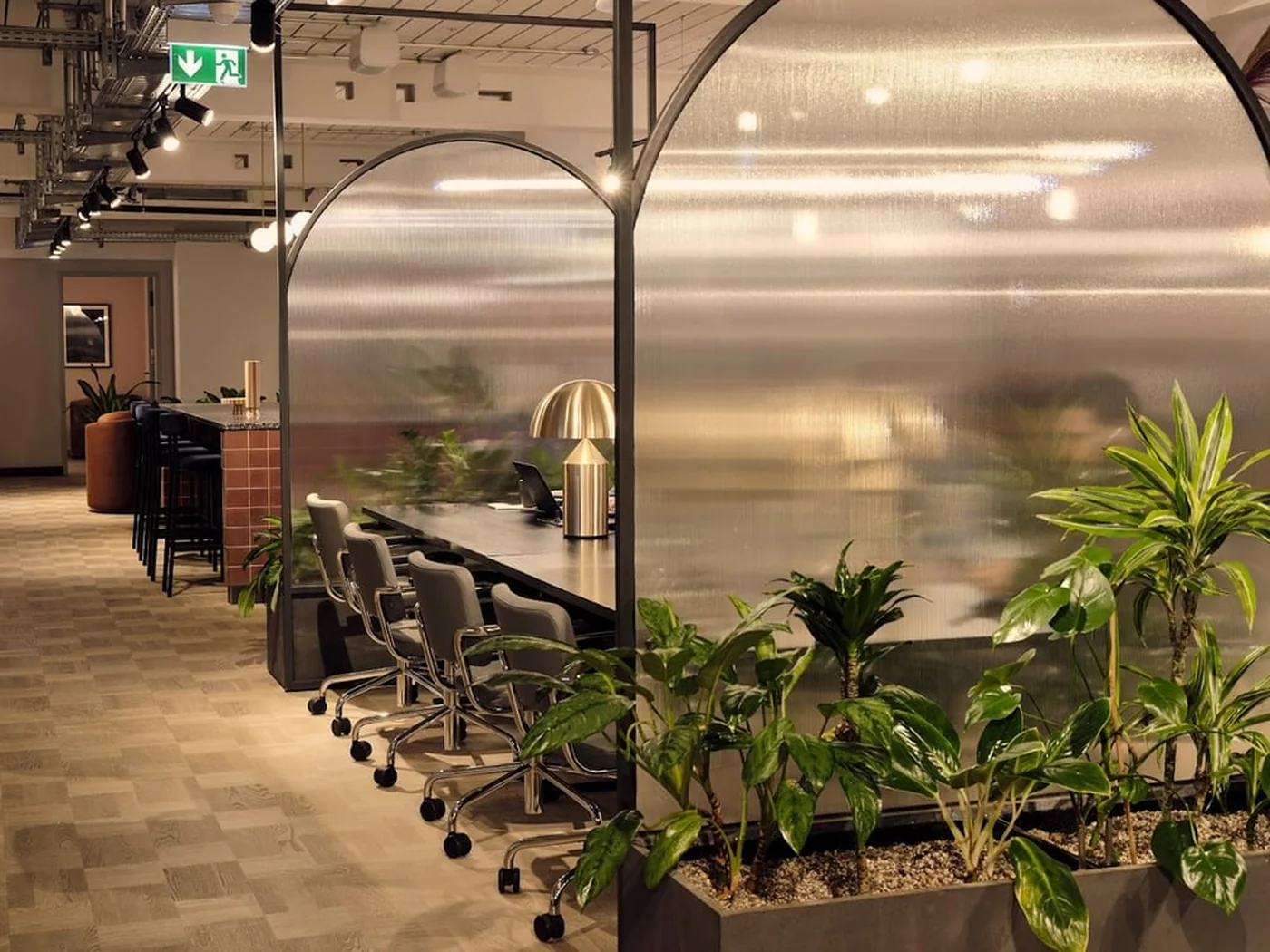 Workstations and meeting area at the cannaflow office in Berlin